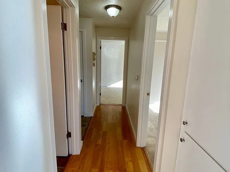 Annaron Apartments — Photo 6