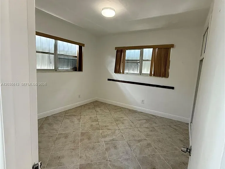 7720 Byron Ave #4 — Photo 21