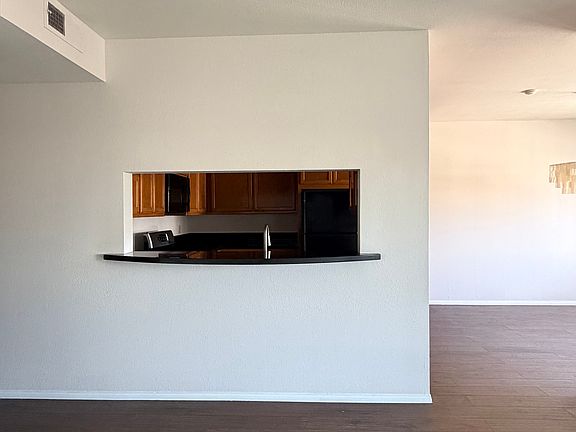 5th image of 446 Monterey Blvd APT G2