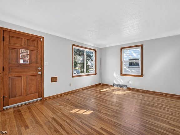 3rd image of 5902 Morningside Dr