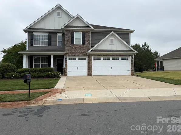 5401 Casper Dr, Charlotte, NC 28214