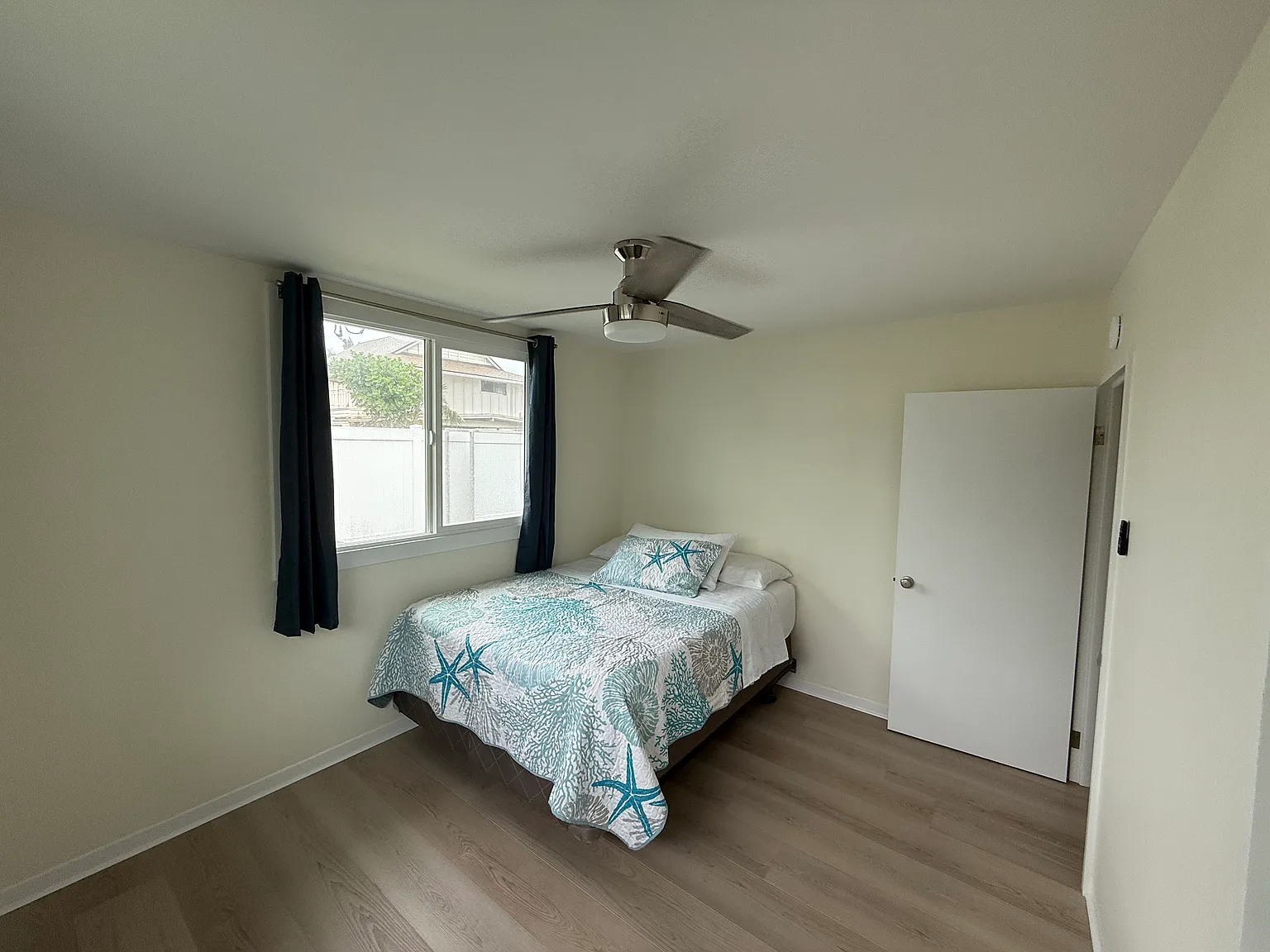 3 bed, 1000 sqft, $7,500 — Photo 3