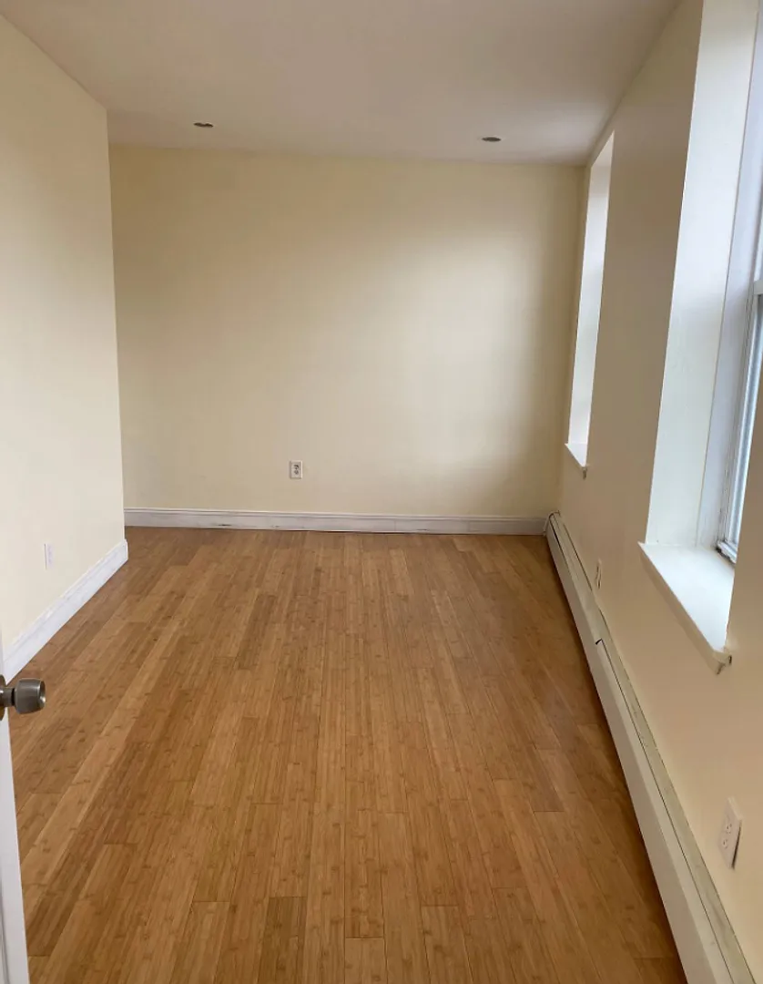 Gorgeous 1.5 bed with great location in East Boston available 8/1/2026 — Photo 3