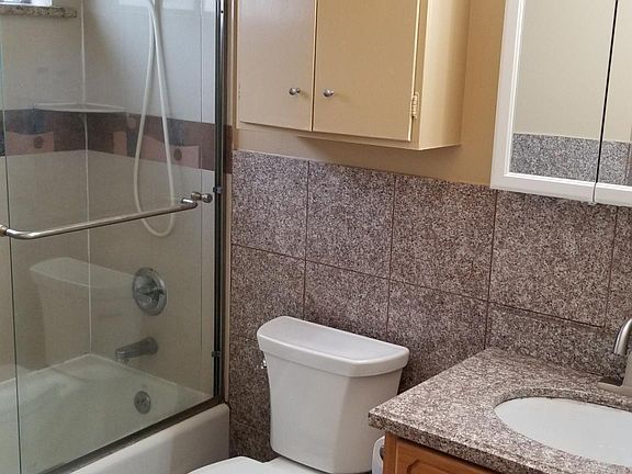 5th image of 40 Parkridge Dr