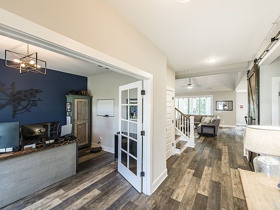 4th image of 2610 Kingfisher Dr