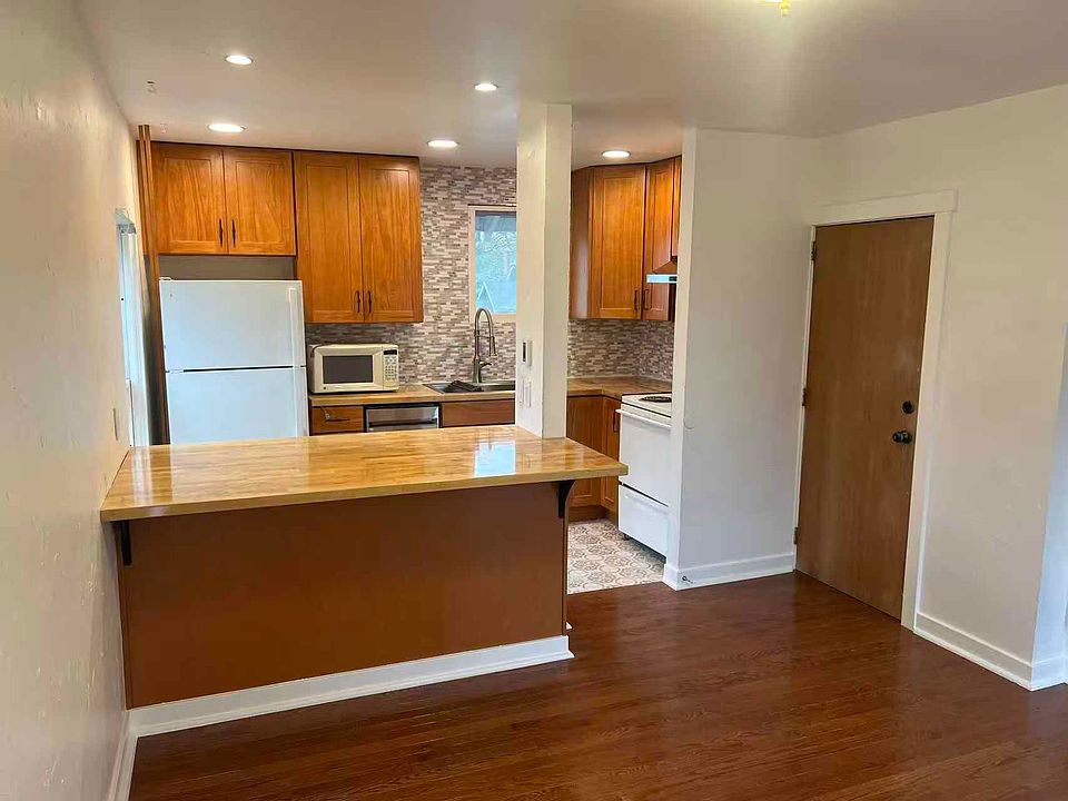 1st image of 322 Avenue A APT 2