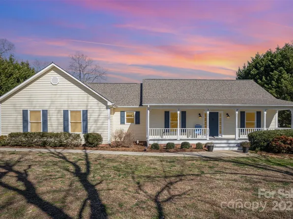 202 Oakwood St, Stanfield, NC 28163