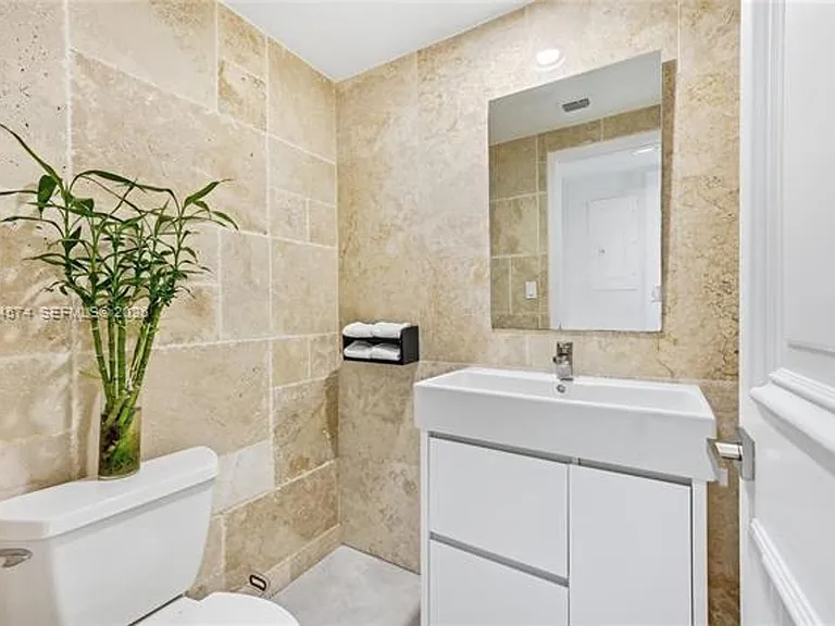 3401 NE 165th St #3401 — Photo 33