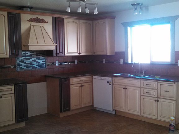 2nd image of 901 W Hervey Dr