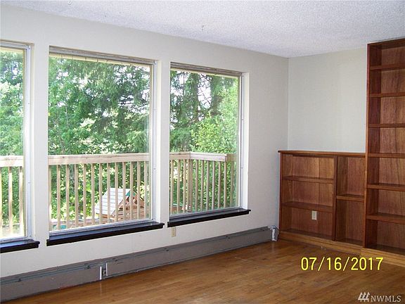 5th image of 1134 Dickinson Ave