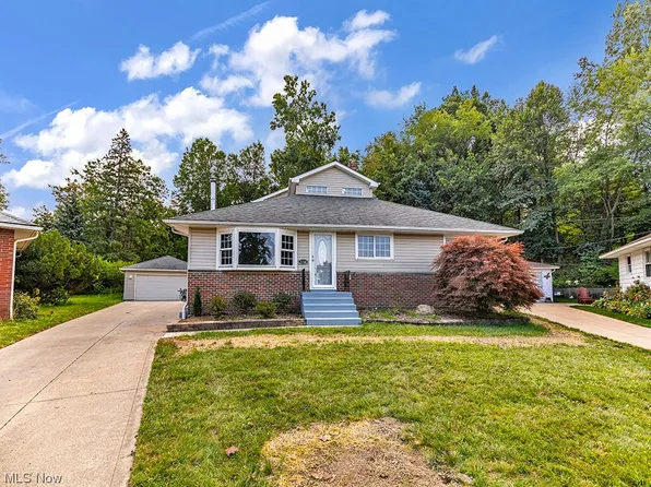 2500 Larchmont Ct, Wickliffe, OH 44092