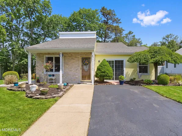42 Mount Ararat Lane, Toms River, NJ 08753