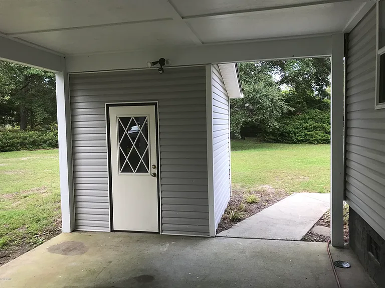 200 Susans Dr — Photo 11