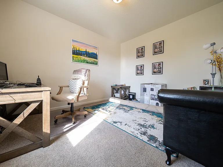 5595 Queensland Ln N — Photo 10