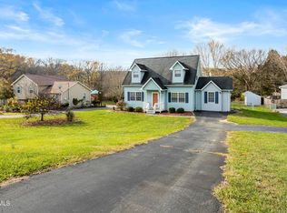 1077 Gray Station Rd, Gray, TN 37615