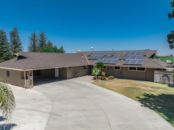 936 E Nebraska Avenue, Dinuba, CA 93618