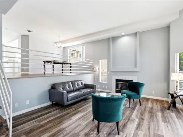 7109 Farralone Ave Unit 117, Canoga Park, CA 91303