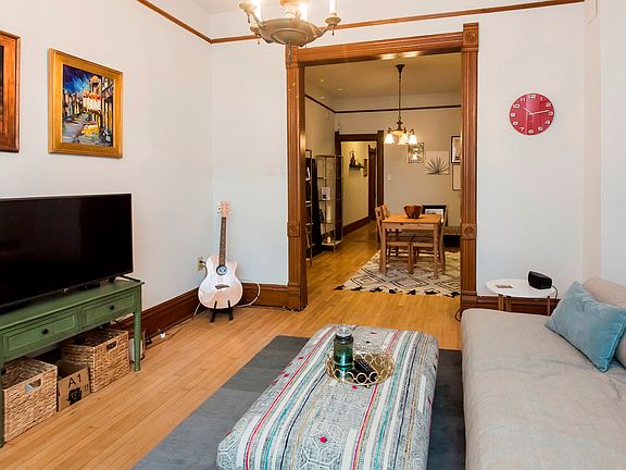5th image of 1529 N Claremont Ave #1
