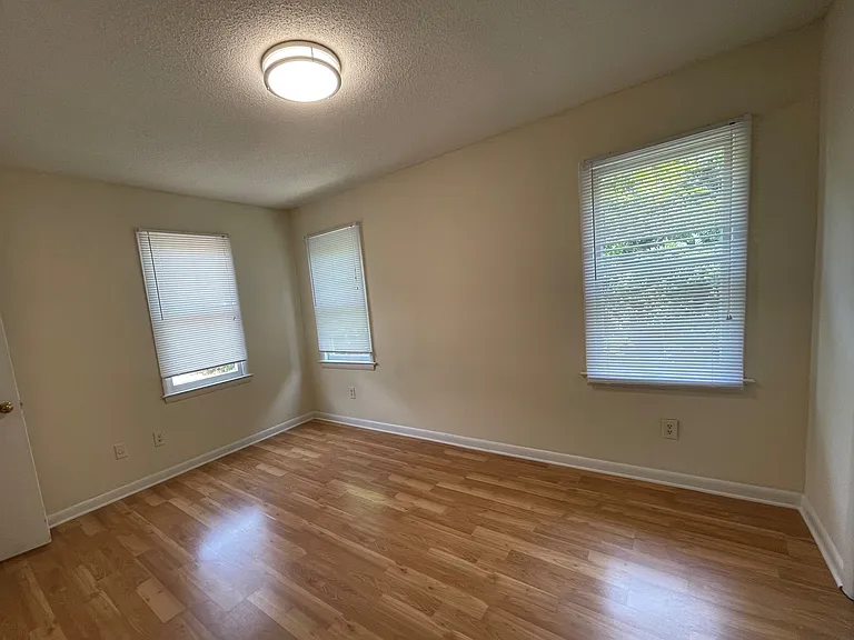 1005 Carlton Ave #C — Photo 8
