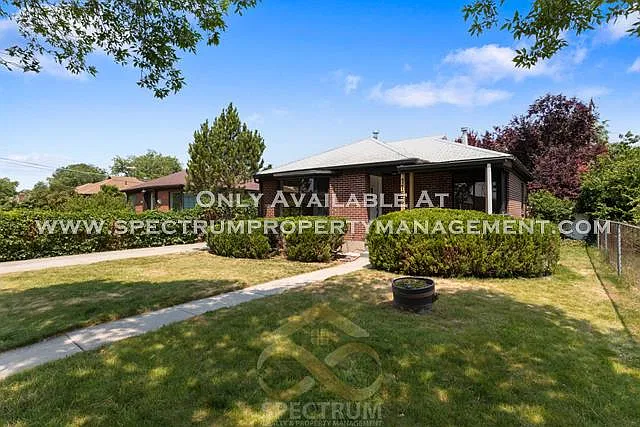 3 bed, 1619 sqft, $2,395 — Photo 3