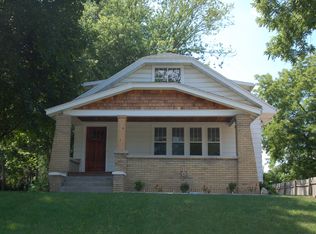 1121 Westmoor Dr NW, Grand Rapids, MI 49504