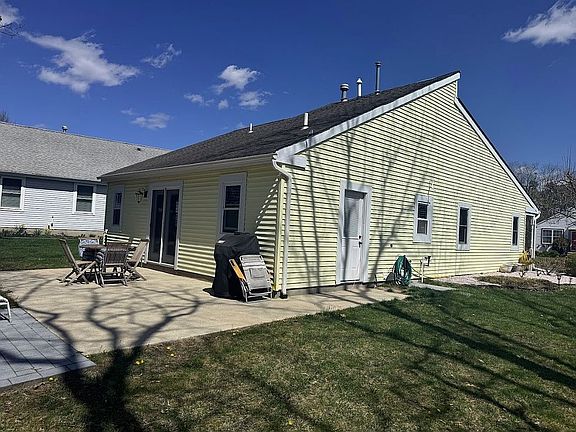 4th image of 42 Mount Ararat Ln