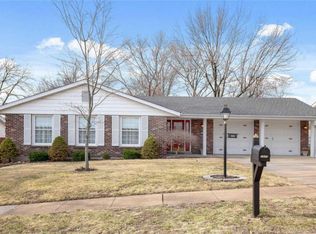 3920 Coachella Dr, Saint Louis, MO 63125