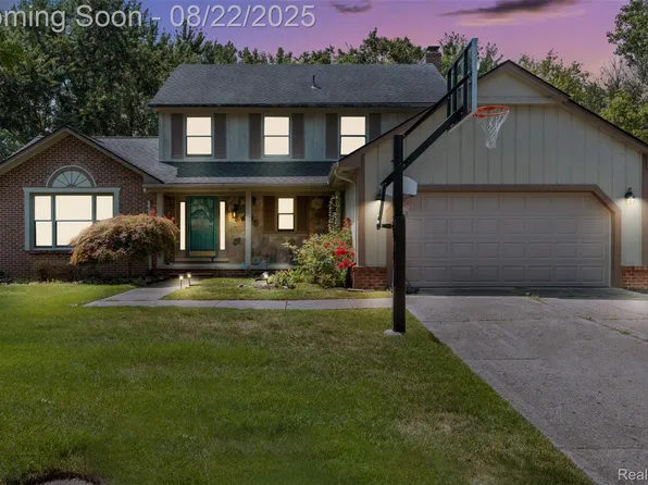 20073 Stamford Dr, Livonia, MI 48152