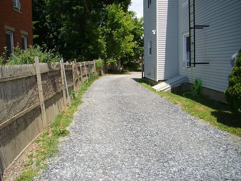 2nd image of 715 HUDSON Avenue