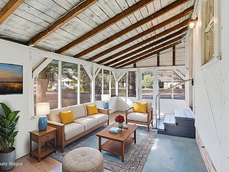 20 Martha Ave — Photo 25