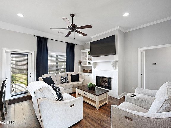 5th image of 112 Ashwood Pl