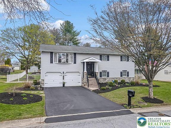 4th image of 1210 Bluestone Dr