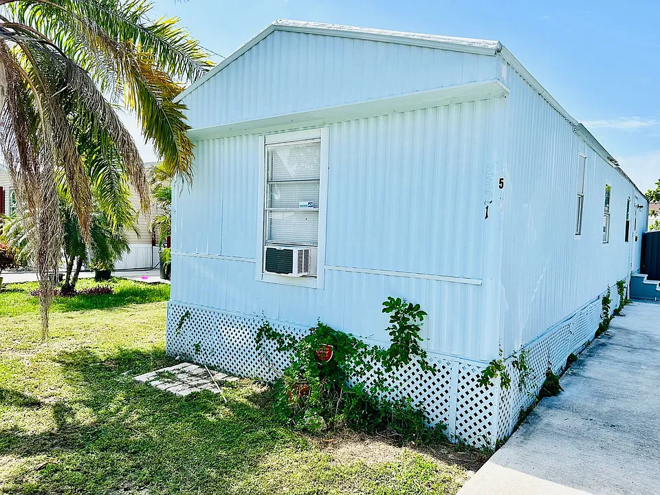 2521 Brownell Ct