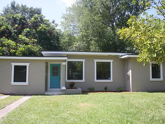 3rd image of 4780 Beverly Cir