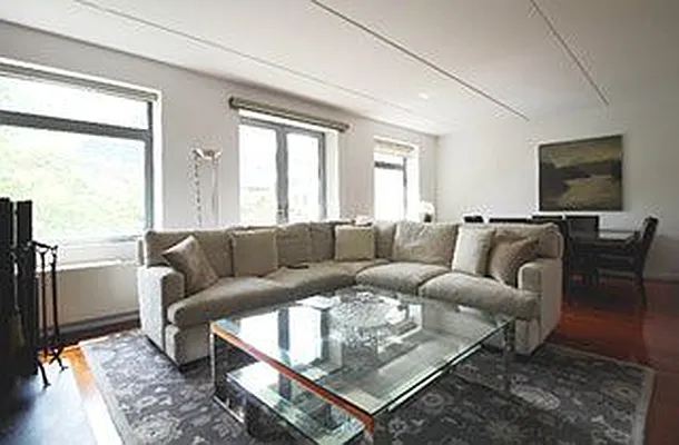 Rented by Bold New York | media 44