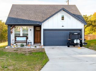 1206 Chestnut Ct, Runaway Bay, TX 76426