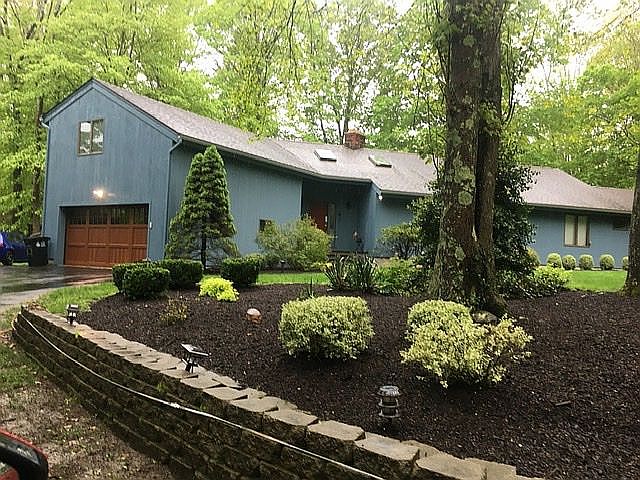 2nd image of 1 Hillsbury Ln