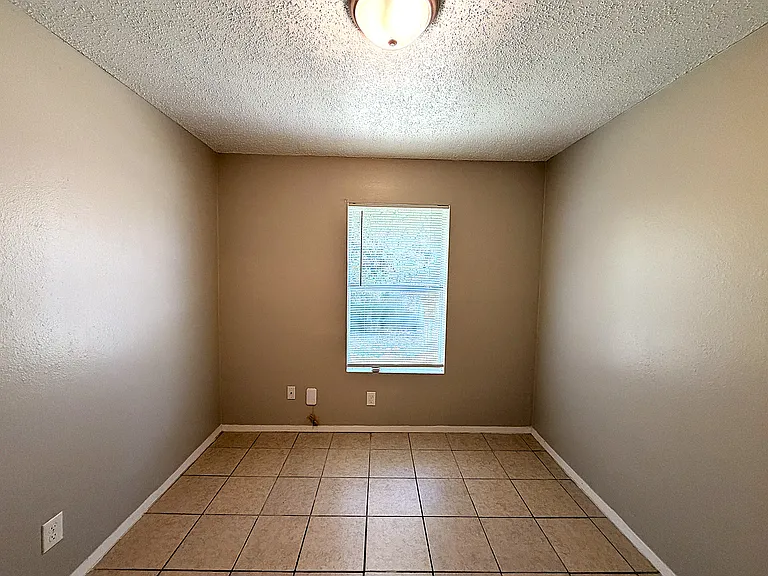 2105 Coach Dr — Photo 19