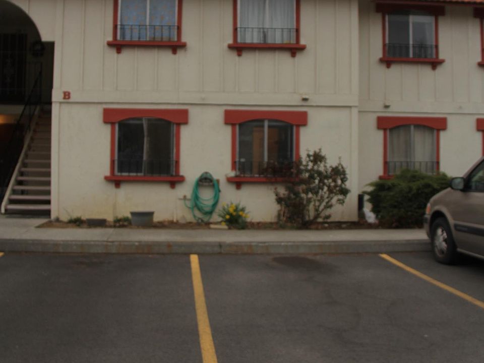 Exterior front of ground floor unit