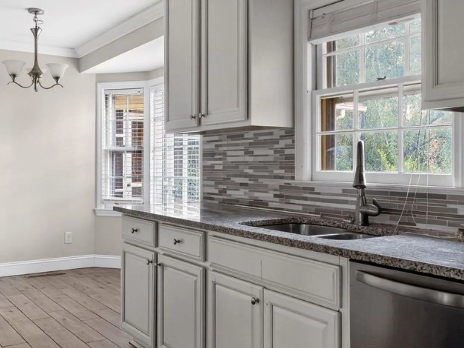 3 bed, 2120 sqft, $2,000 — Photo 2