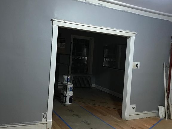 4th image of 1208 W Montrose Ave #3