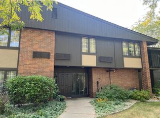 22 Zurich Ct #2, Lake Geneva, WI 53147