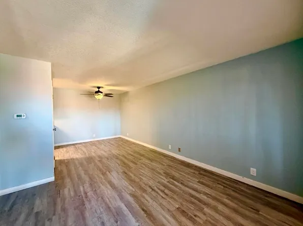 2812 N Auburn Ct #210, Palm Springs, CA 92262