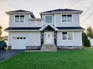 9 Tuella Ave, Elmwood Park, NJ 07407