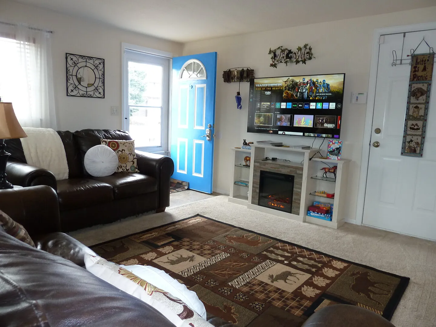 guest house W/D guest controlled central air king bed pvt entrance — Photo 2