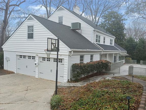 4th image of 801 W Parkway Ave