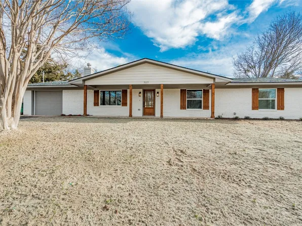 707 Walnut St, Bowie, TX 76230