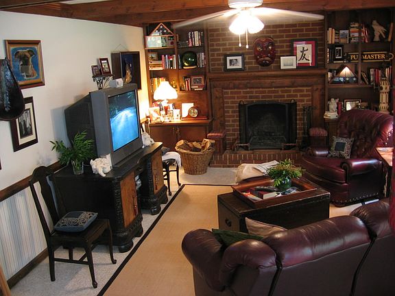 5th image of 104 Edgewood Ct