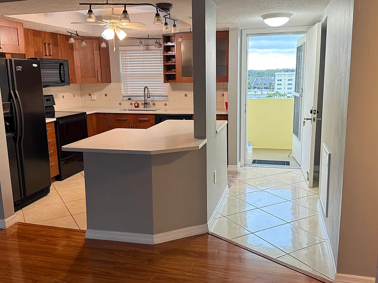 4600 Cove Cir #709 — Photo 4