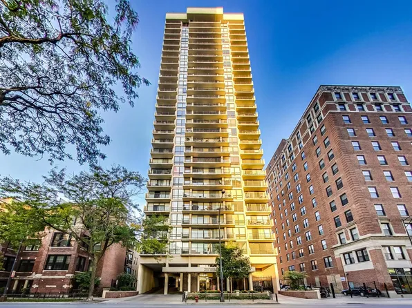 3150 N Sheridan Rd APT 2A, Chicago, IL 60657